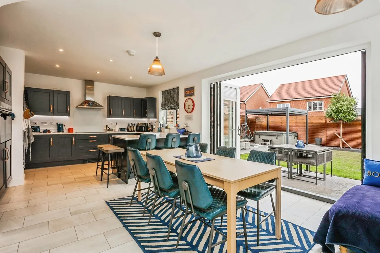 Josephine Grove, Edwalton, NG12, photo 3