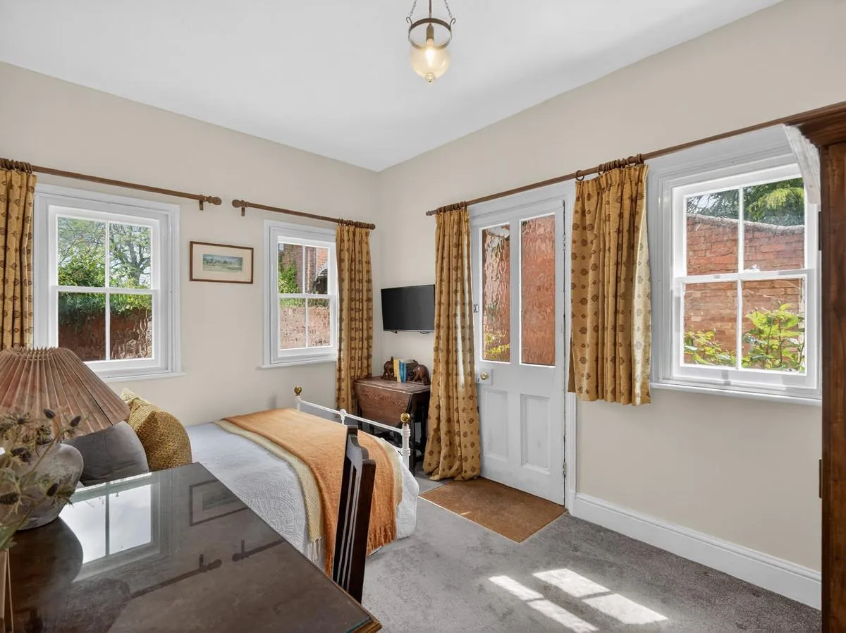 East Street, Adstock, MK18, photo 18