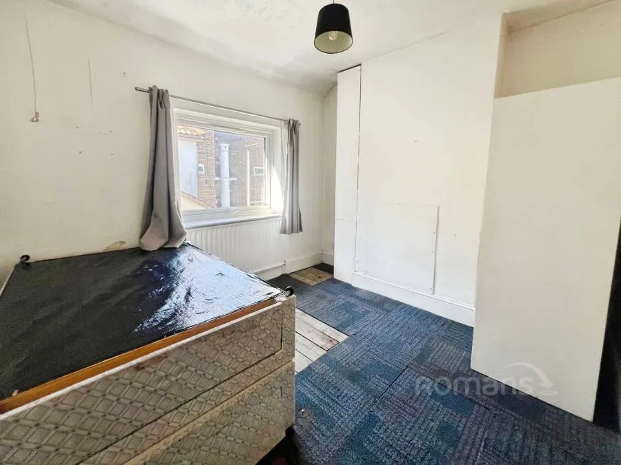 Lower Farnham Road, Aldershot, GU12, photo 18