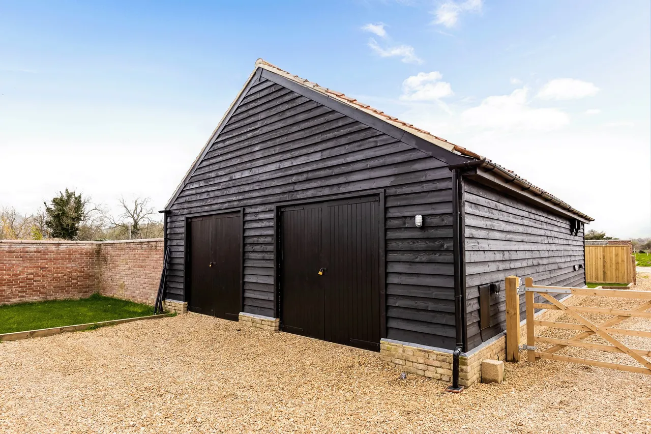 Elegantly Converted Chalk and Brick B, photo 15