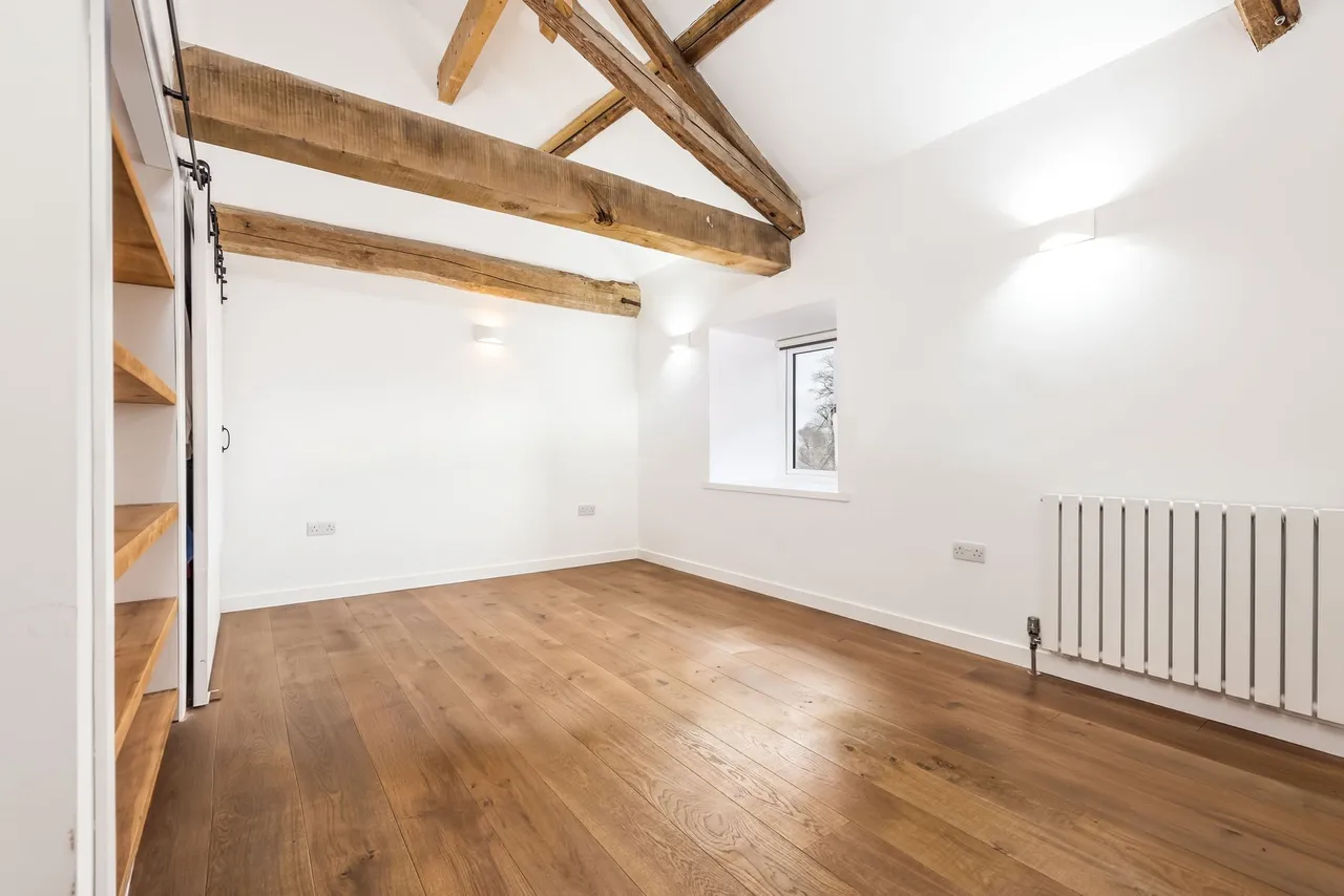 Elegantly Converted Chalk and Brick B, photo 9
