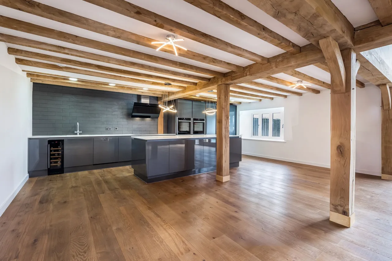 Elegantly Converted Chalk and Brick B, photo 2