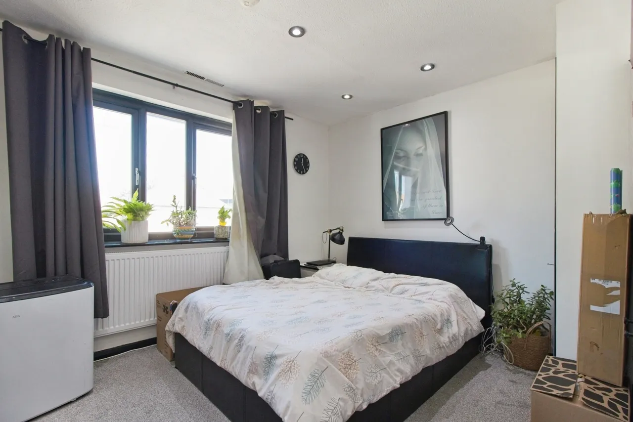 Iron Mill Lane, Crayford, DA1, photo 8