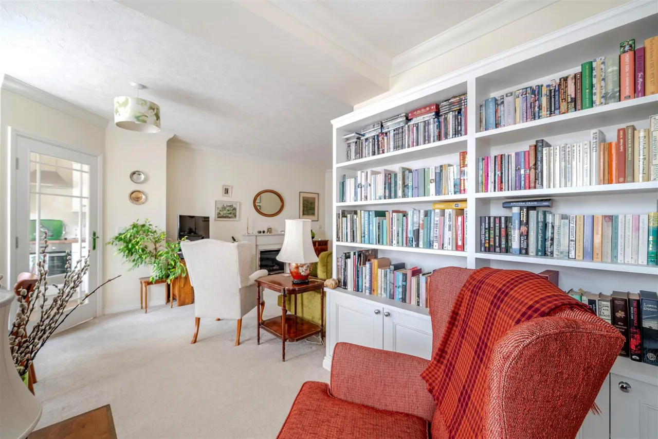 Churchfield Road, Walton-On-Thames, KT12, photo 3