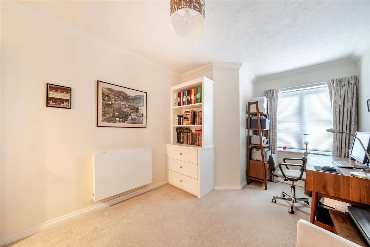 Churchfield Road, Walton-On-Thames, KT12, photo 14