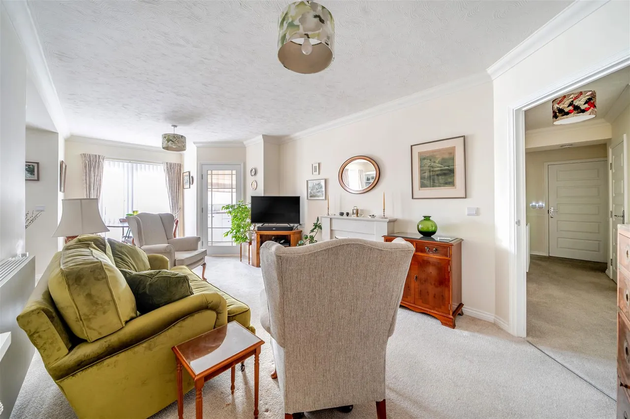 Churchfield Road, Walton-On-Thames, KT12, photo 9