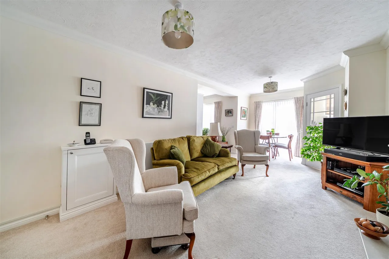 Churchfield Road, Walton-On-Thames, KT12, photo 8