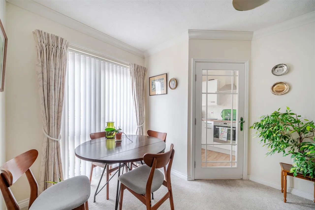 Churchfield Road, Walton-On-Thames, KT12, photo 6