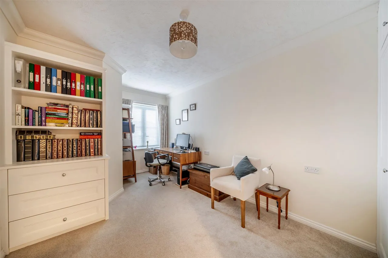 Churchfield Road, Walton-On-Thames, KT12, photo 13