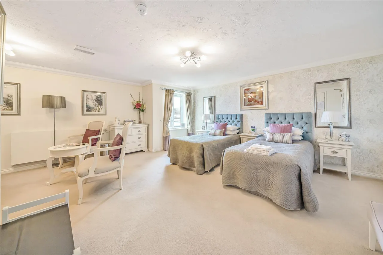 Churchfield Road, Walton-On-Thames, KT12, photo 17