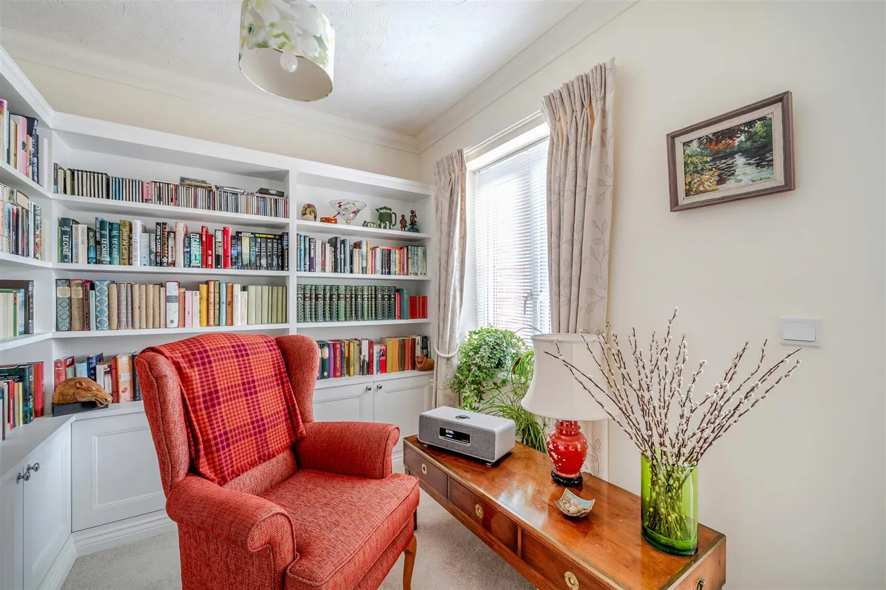Churchfield Road, Walton-On-Thames, KT12, photo 5