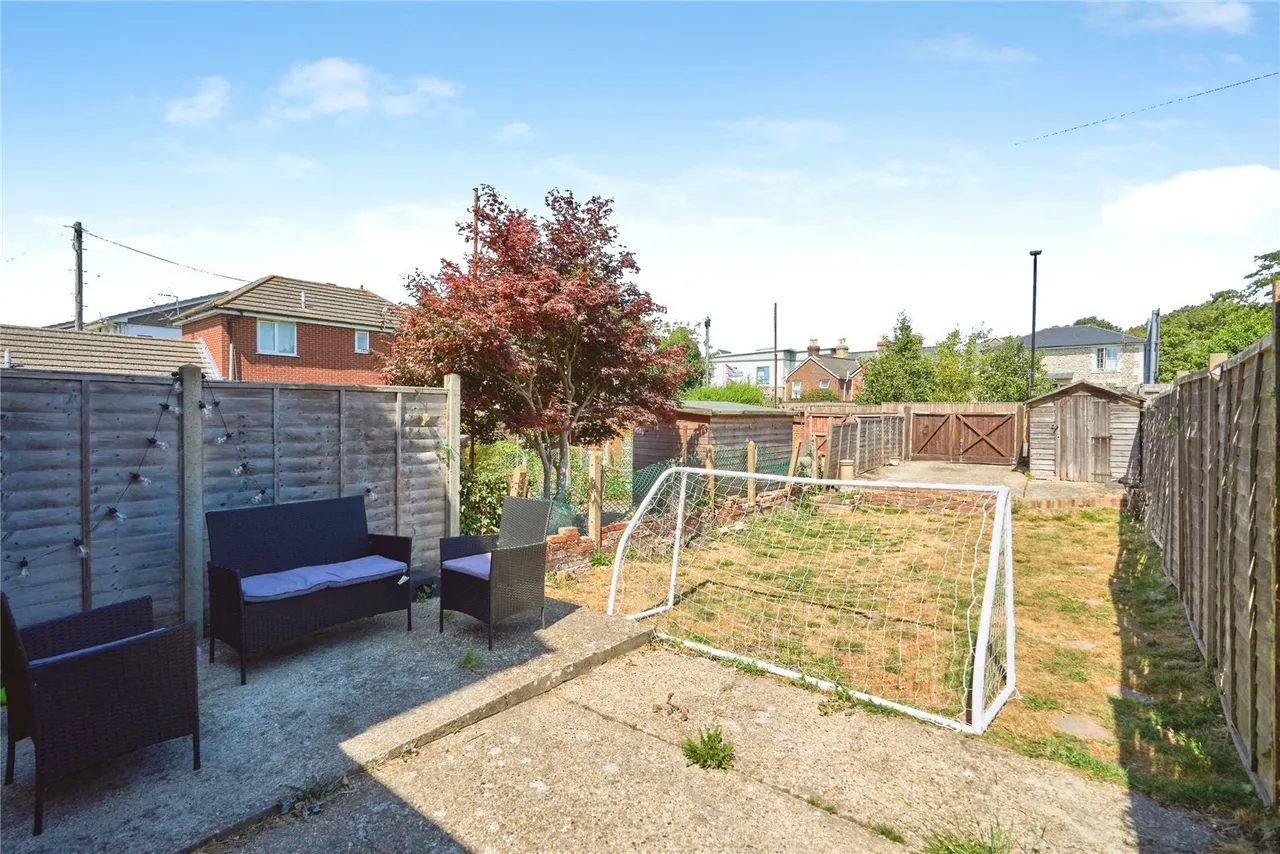 York Avenue, East Cowes, PO32, photo 9