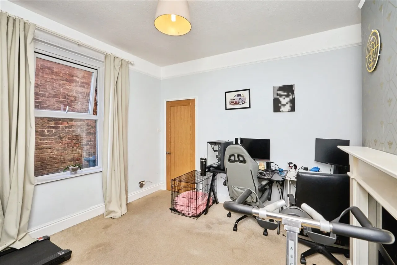 York Avenue, East Cowes, PO32, photo 6