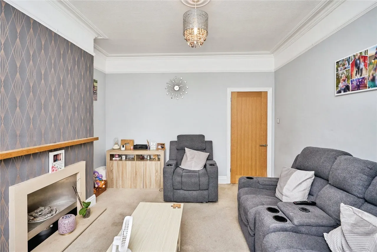 York Avenue, East Cowes, PO32, photo 5