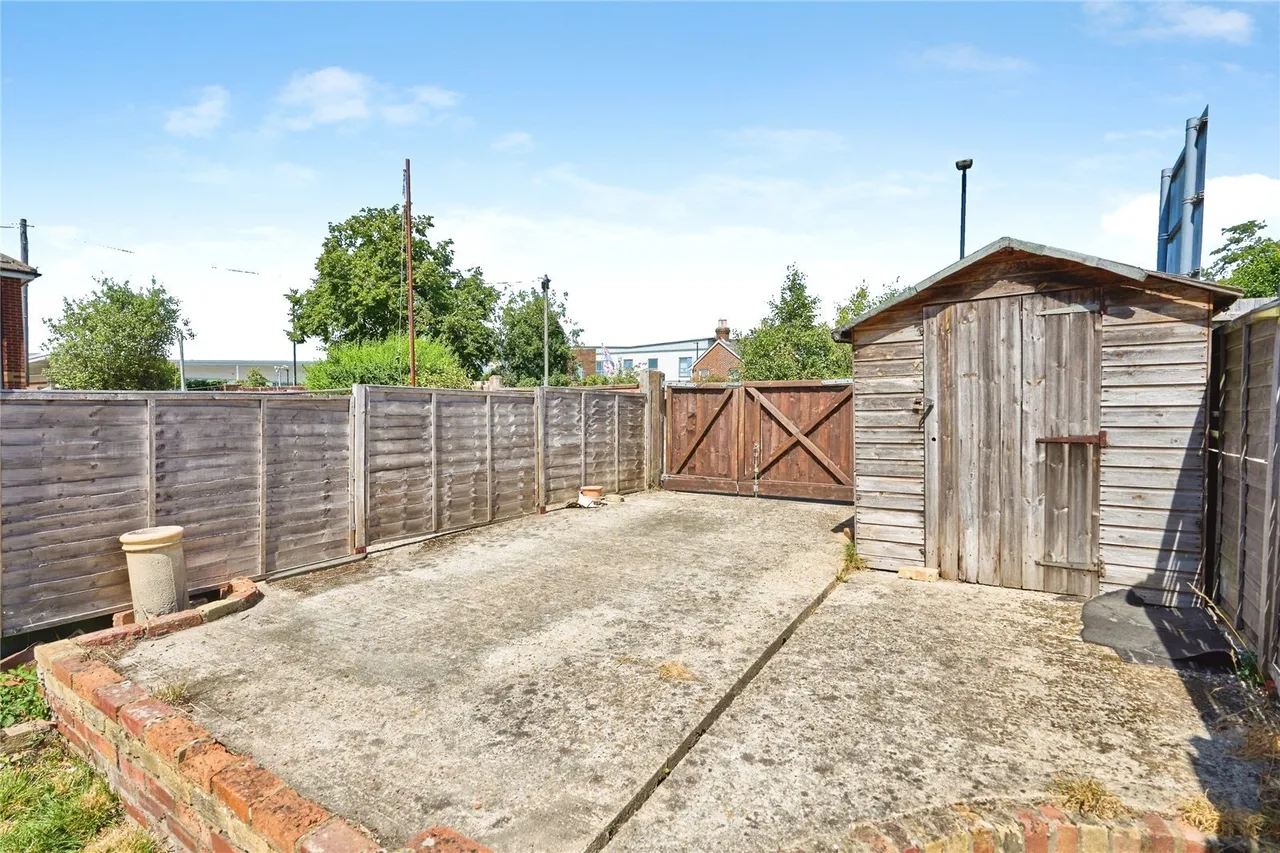 York Avenue, East Cowes, PO32, photo 10