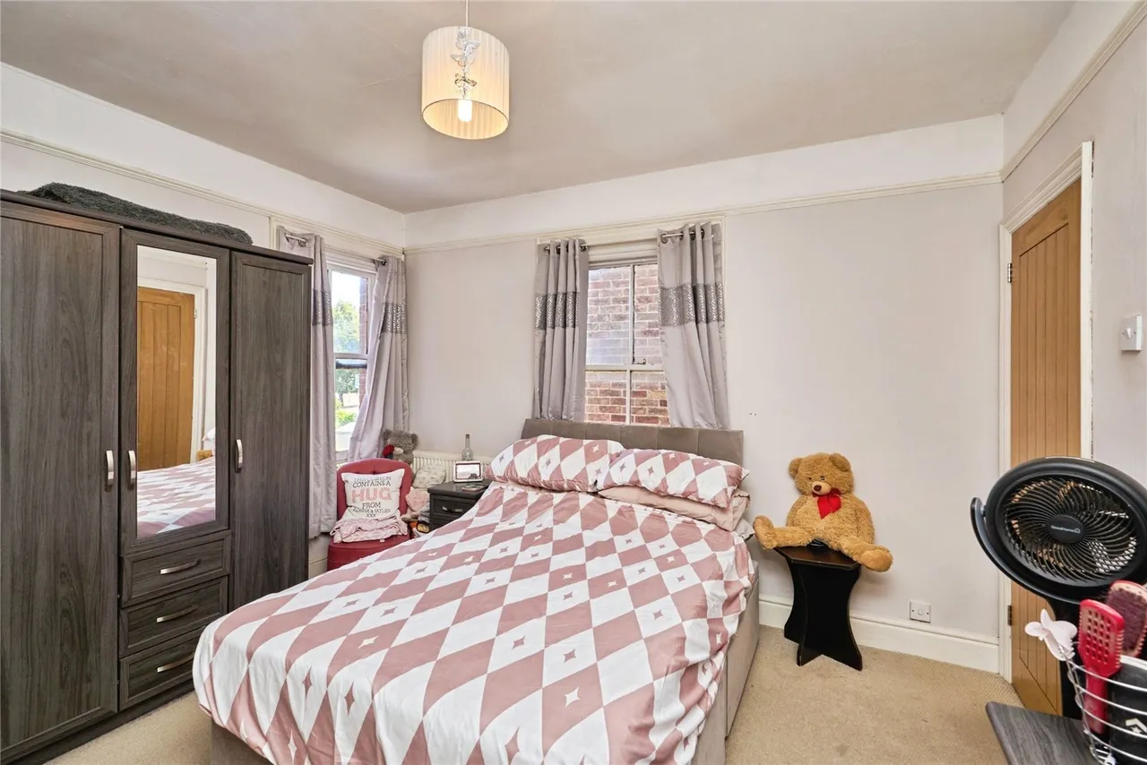 York Avenue, East Cowes, PO32, photo 14