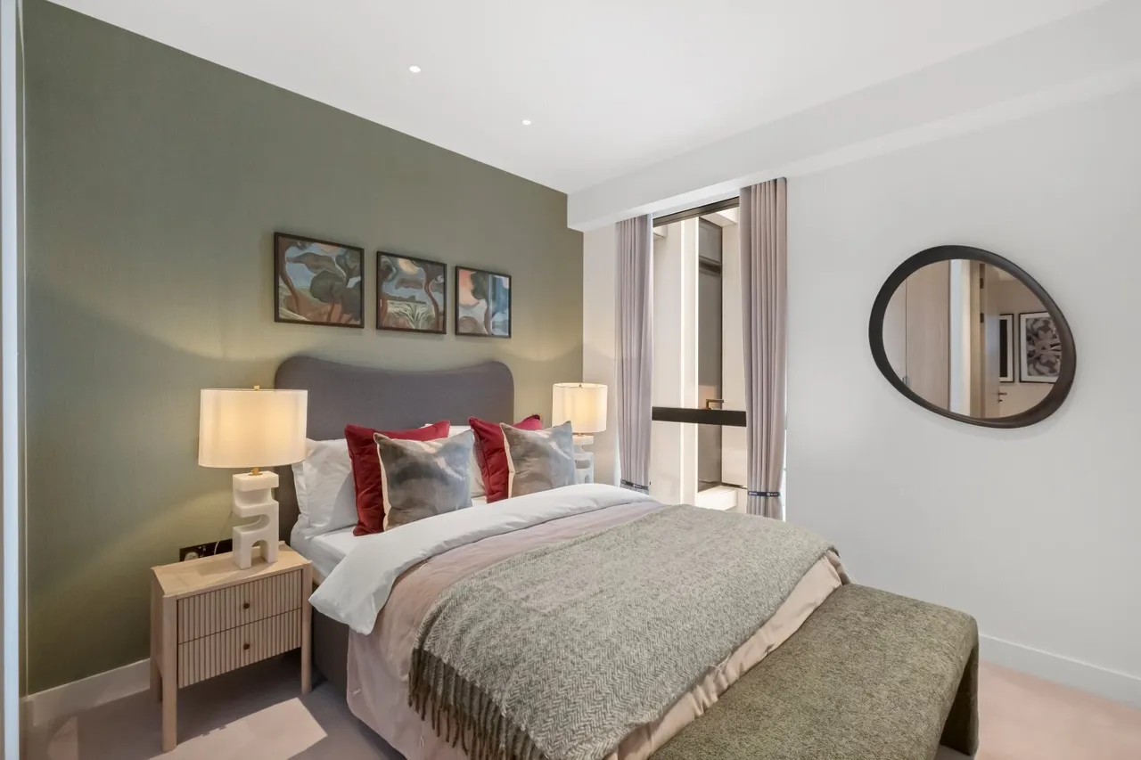 Nine Elms Lane, London, SW8, photo 2