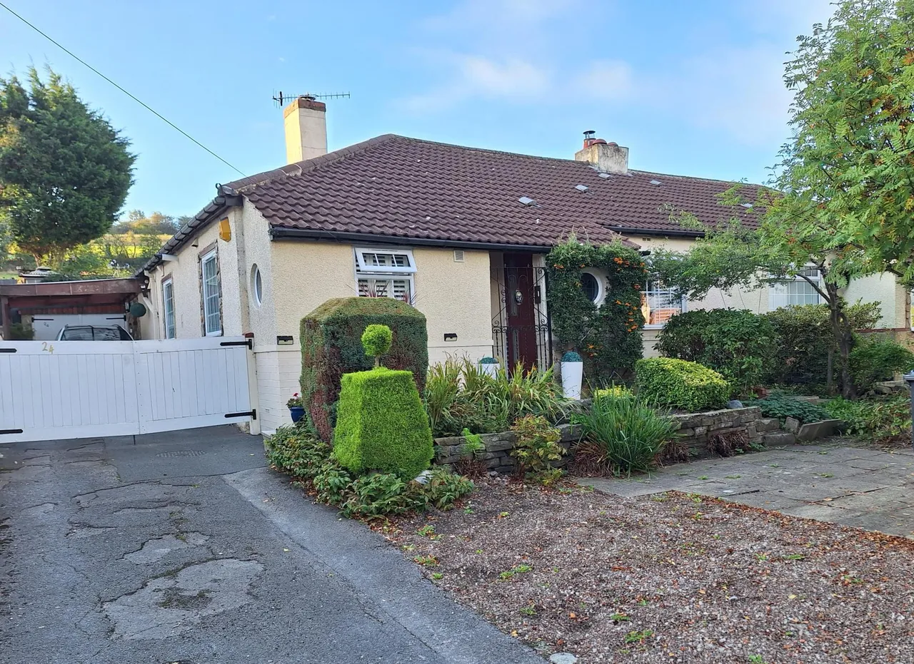 2 bed house for sale, Crowther Avenue, Pudsey, LS28