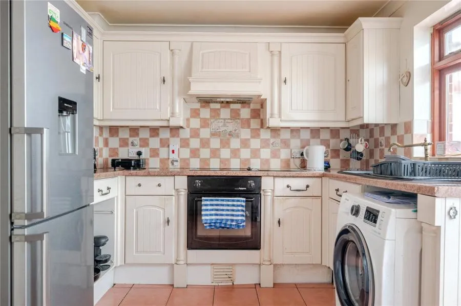 Donbas Close, Bulwell, NG6, photo 4