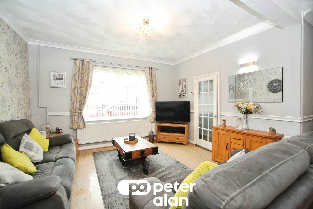 Commercial Street, Hengoed, CF82, photo 4