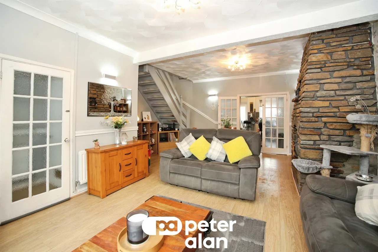 Commercial Street, Hengoed, CF82, photo 5