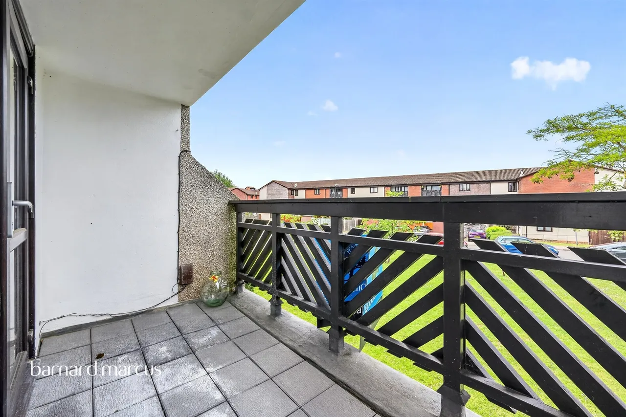 Coniston Close, London, SW20, photo 4