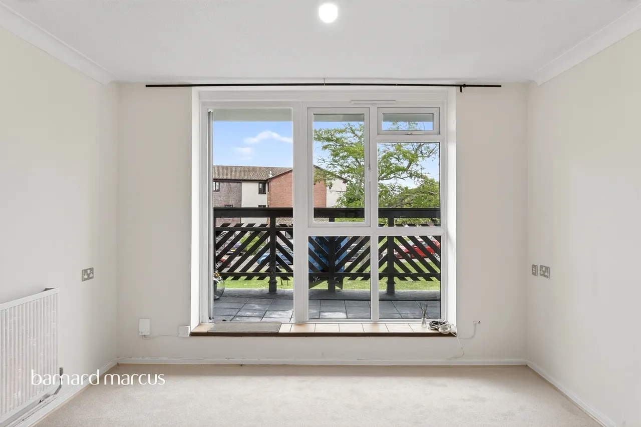 Coniston Close, London, SW20, photo 10