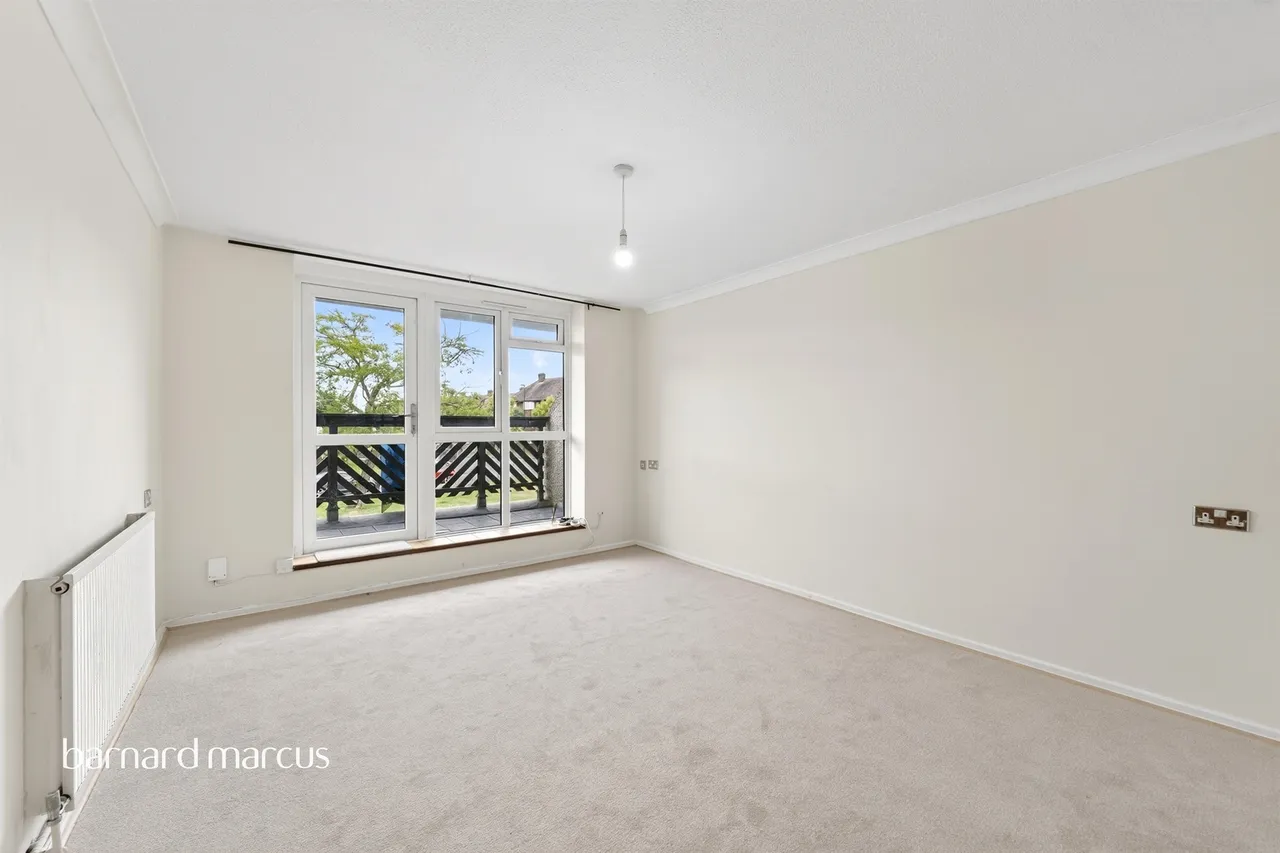 Coniston Close, London, SW20, photo 2