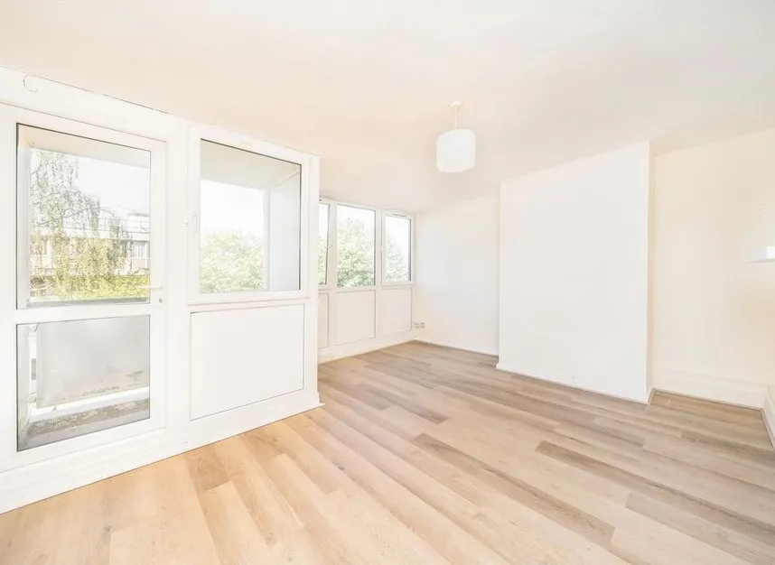 3 bed flat to rent — Fontley Way, Roehampton, SW15