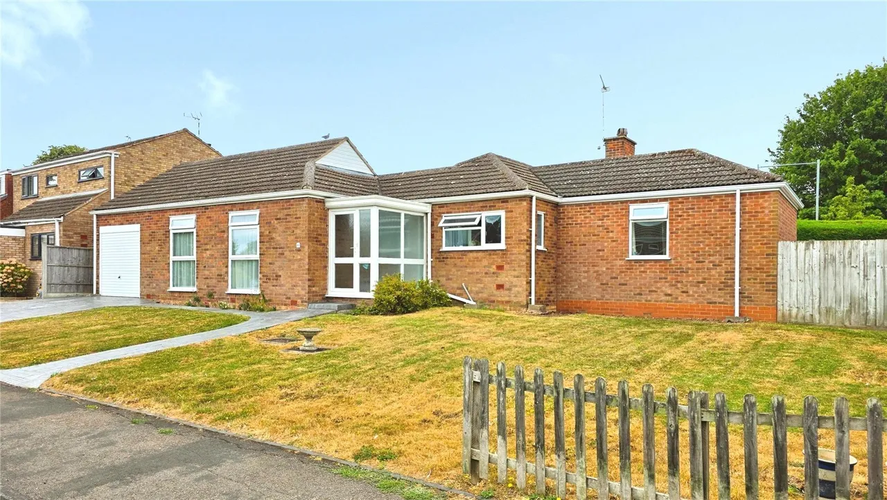 3 bed house for sale, Field Barn Road, Hampton Magna, CV35