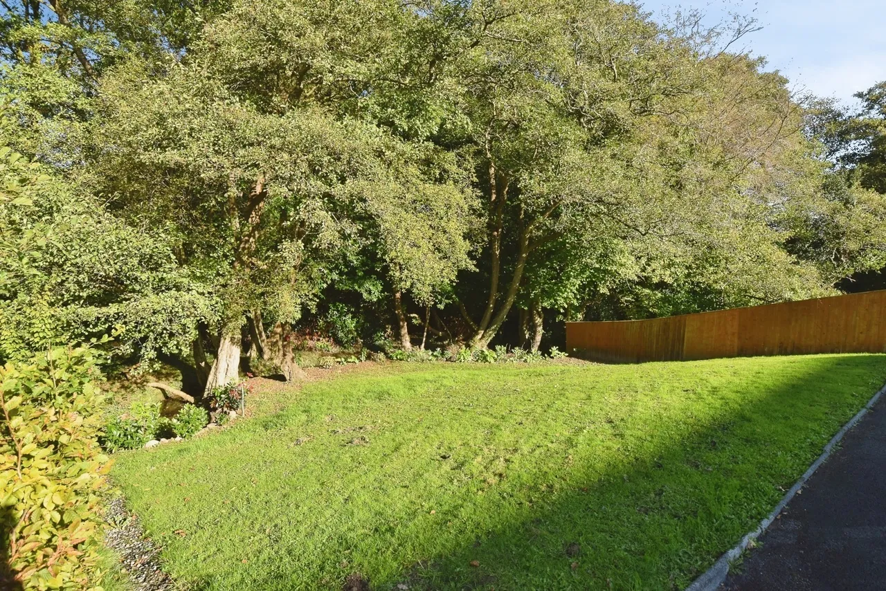Tycroes Road, Tycroes, SA18, photo 12
