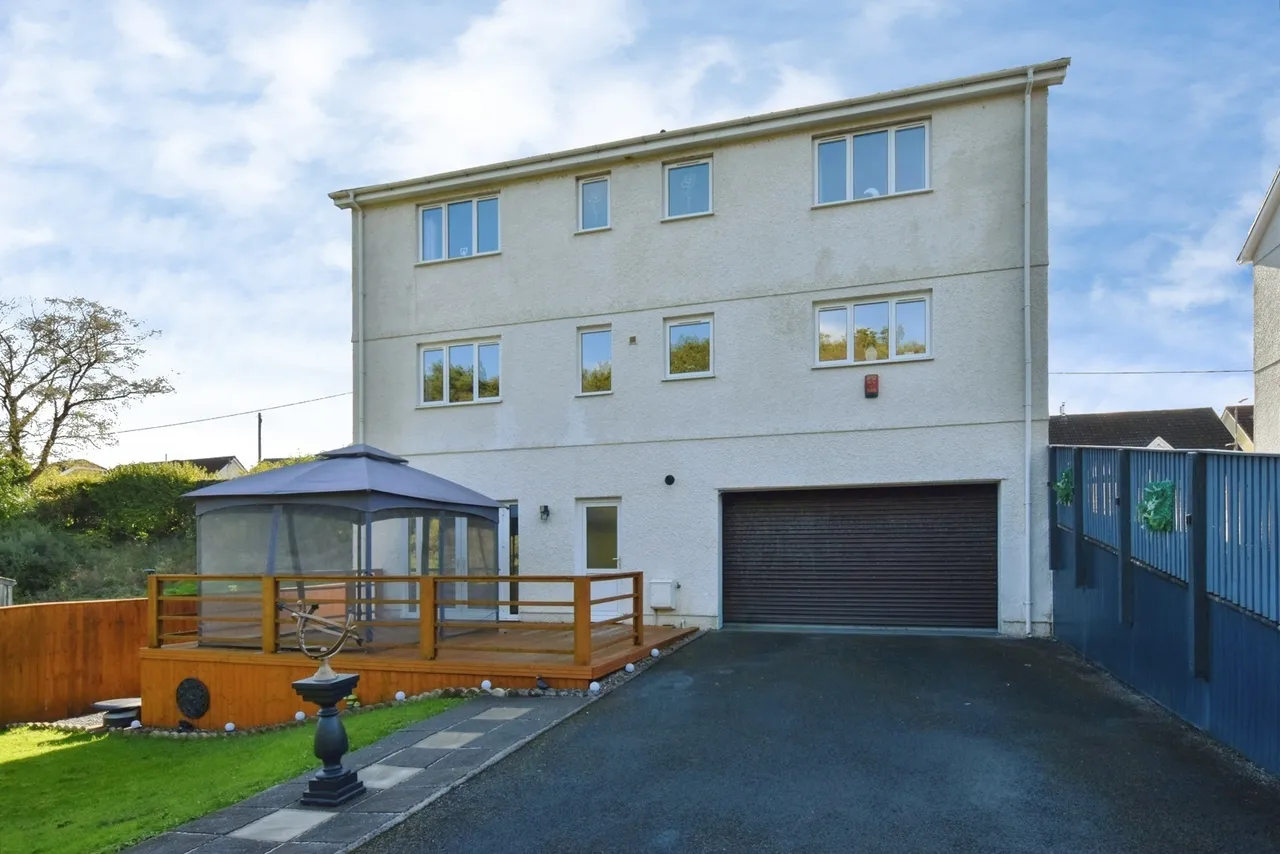 Tycroes Road, Tycroes, SA18, photo 10