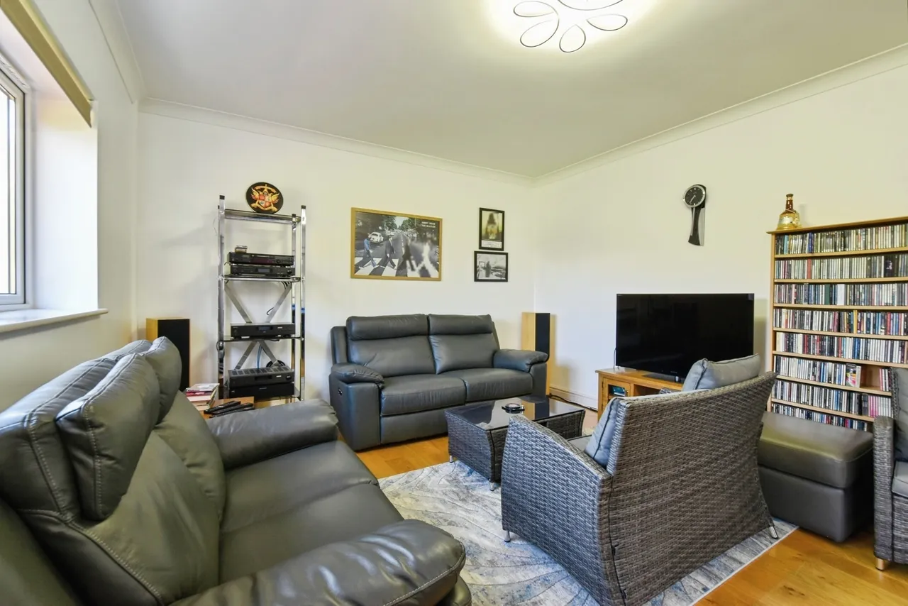 Tycroes Road, Tycroes, SA18, photo 14
