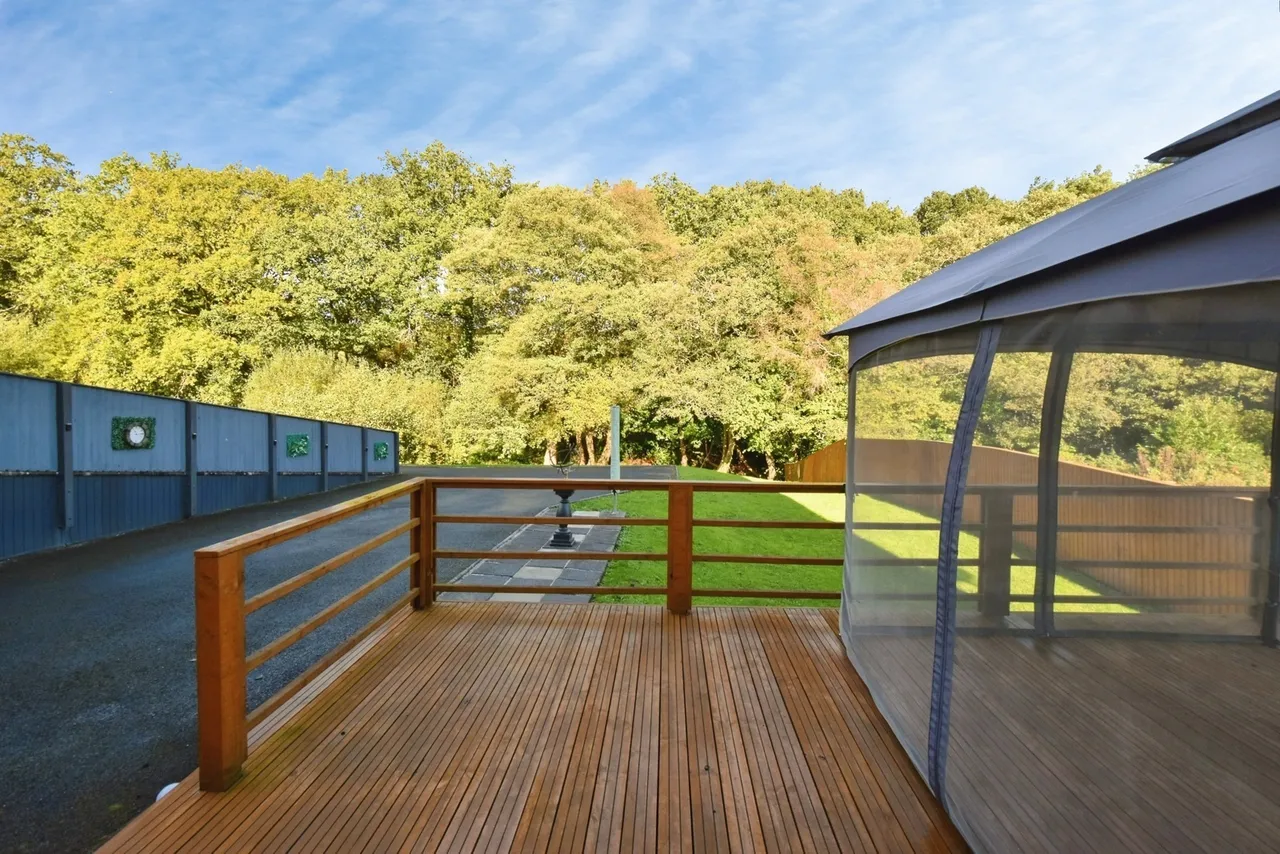 Tycroes Road, Tycroes, SA18, photo 17