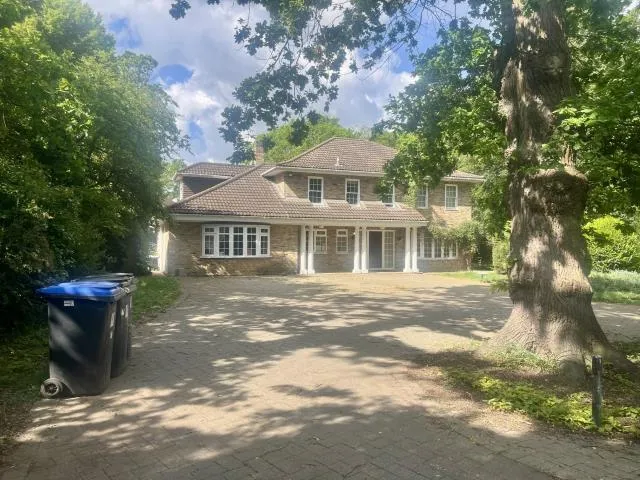 5 bed house to rent, Old Avenue, West Byfleet, KT14