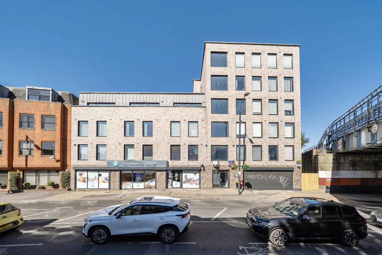 1 bed flat for sale, Marsh Road, Pinner, HA5