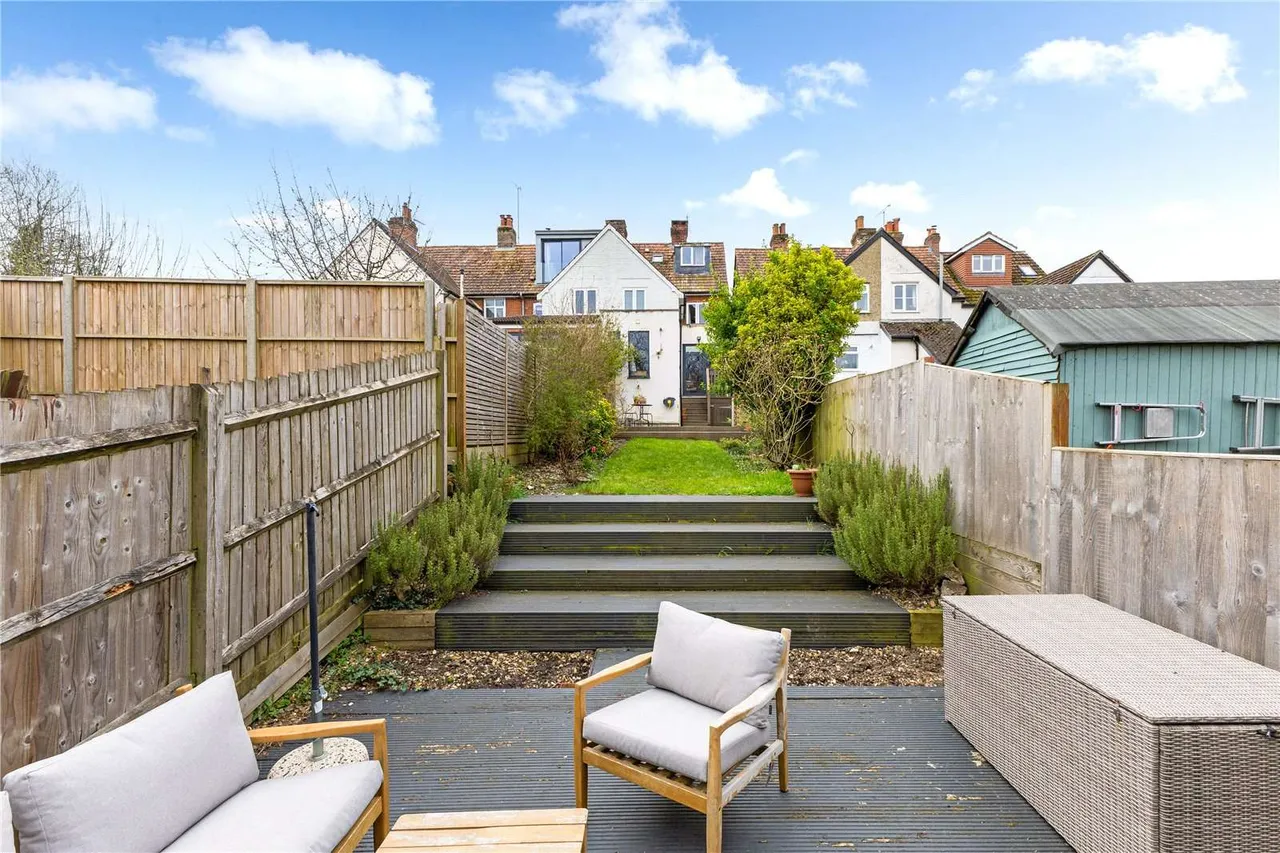 Hill Rise, Twyford, Winchester, Hampshire, SO21 1QH, photo 3