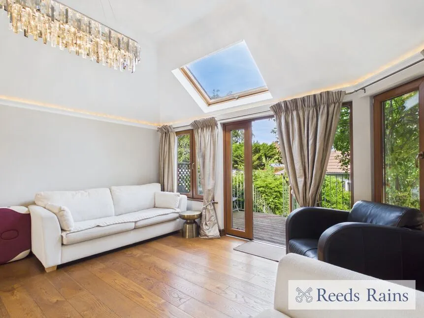 Upper Rainham Road, Hornchurch, RM12, photo 5