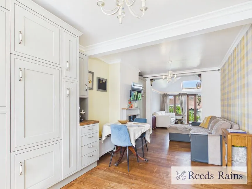 Upper Rainham Road, Hornchurch, RM12, photo 11