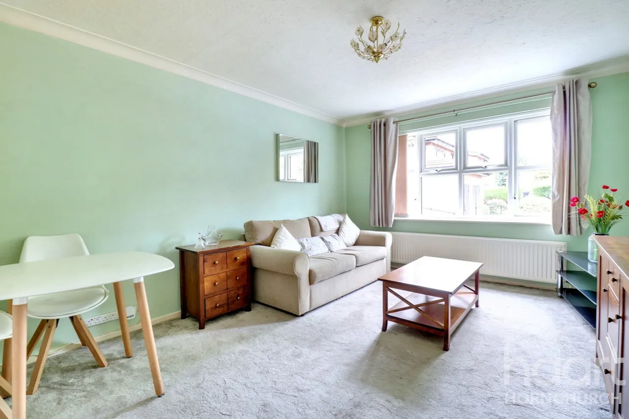 Abbs Cross Gardens, Hornchurch, RM12, photo 5