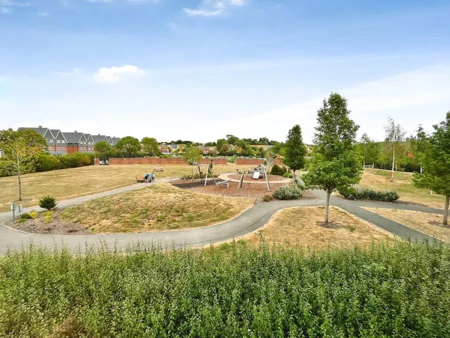 Burden Road, Tadpole Garden Village, SN25, photo 14