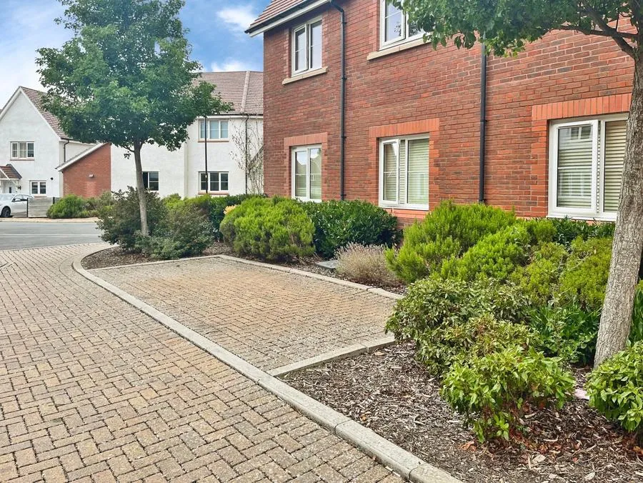 Burden Road, Tadpole Garden Village, SN25, photo 13