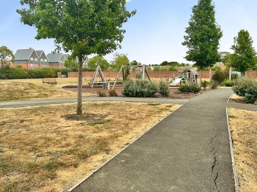 Burden Road, Tadpole Garden Village, SN25, photo 15