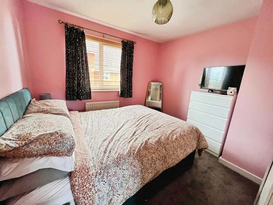Burden Road, Tadpole Garden Village, SN25, photo 5
