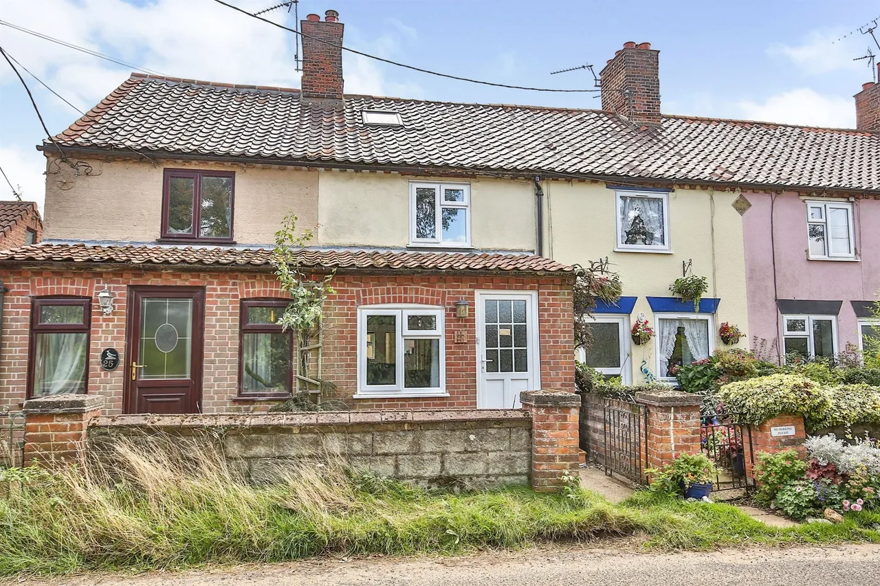 2 bed character property for sale — Croxton Road, Fulmodestone, Fakenham