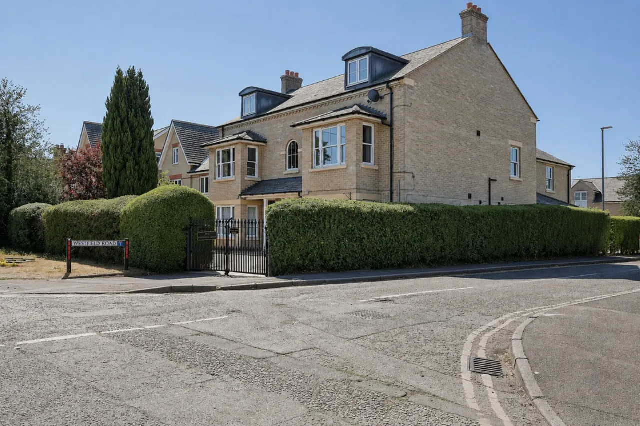 2 bed flat to rent — Westfield Place, 139 Cambridge Road, Great Shelford
