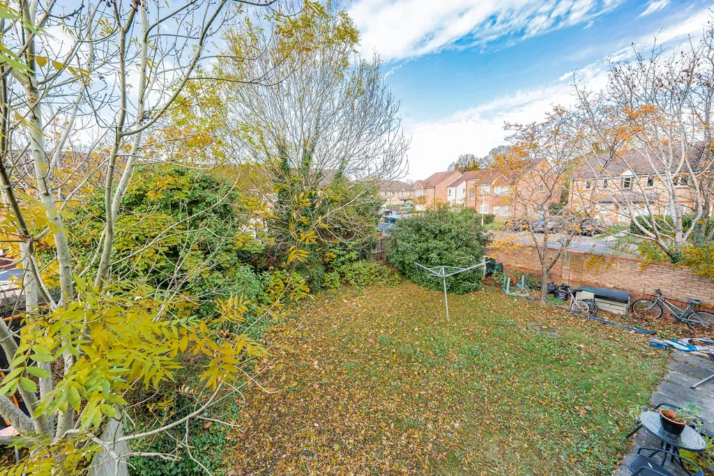 Lowdell Close, Yiewsley, photo 9
