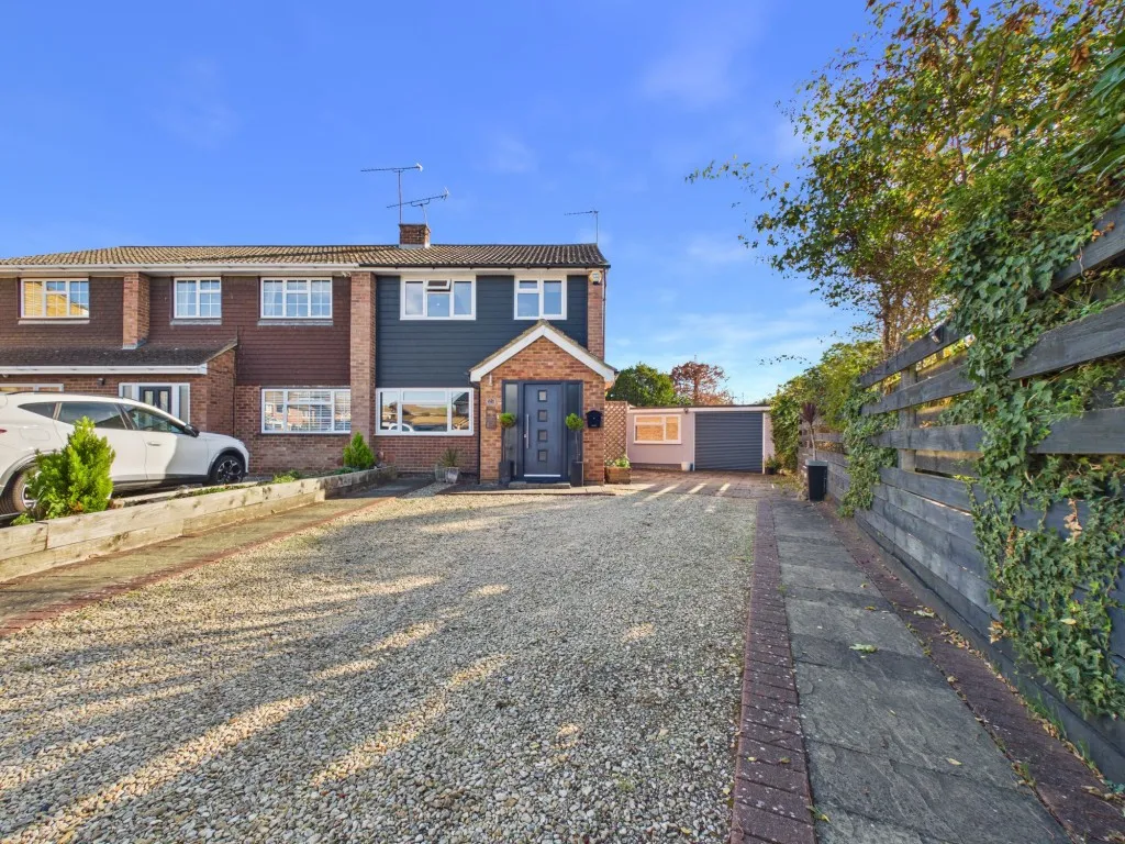 3 bed house for sale, Greenham Close, Woodley, RG5