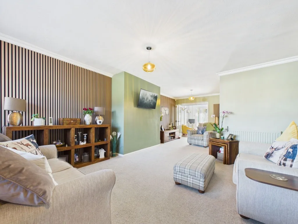 Greenham Close, Woodley, RG5, photo 2