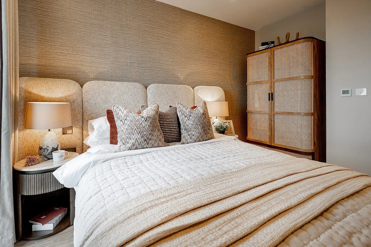 Bow Common Lane, London, E3, photo 10